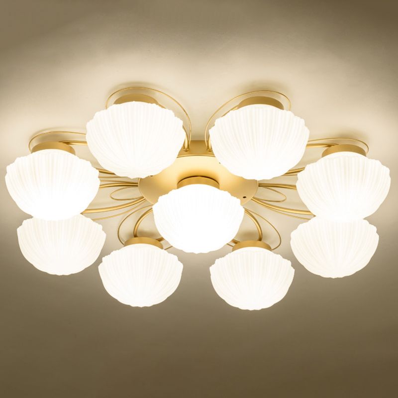 American Traditional Style Plafond Light Mount-Mount avec des coquillages en verre givré blanc Shade en or