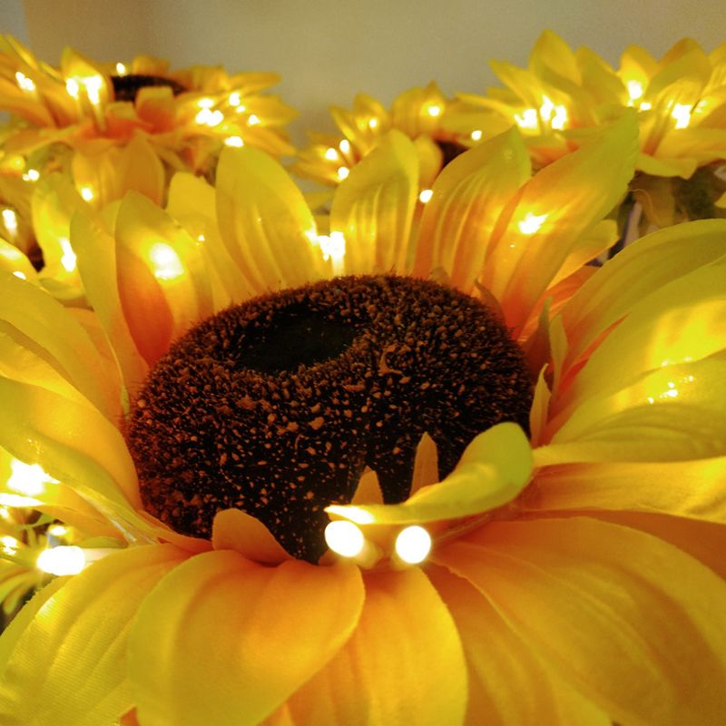 10 Pcs Sunflower Shaped Garden LED Stake Light Plastic Modern Lawn Lighting in Yellow