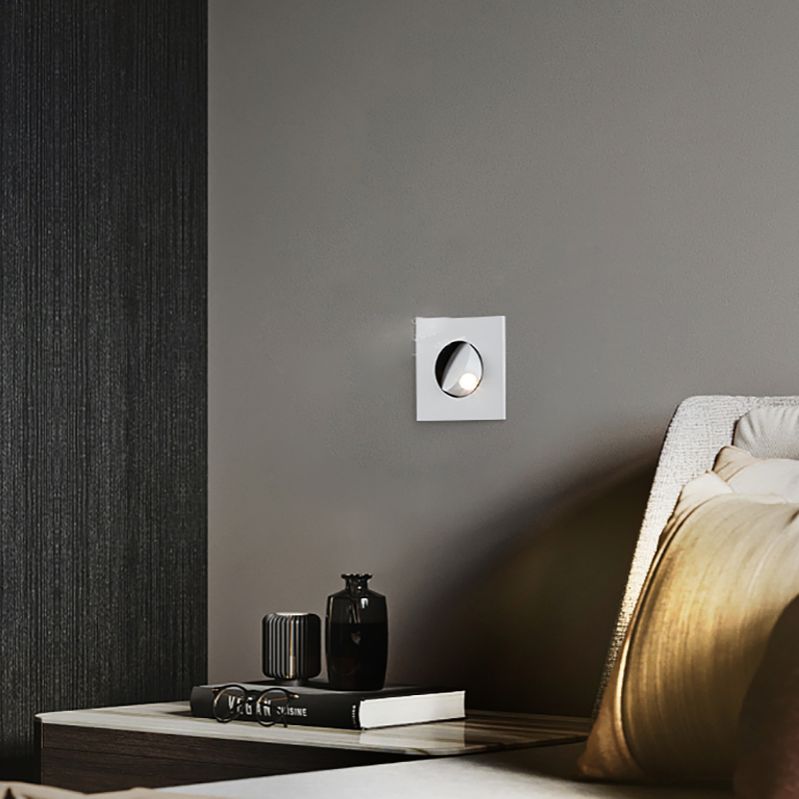 Modern Style Wall Sconce Metal 1 Light Wall Lighting for Bedside