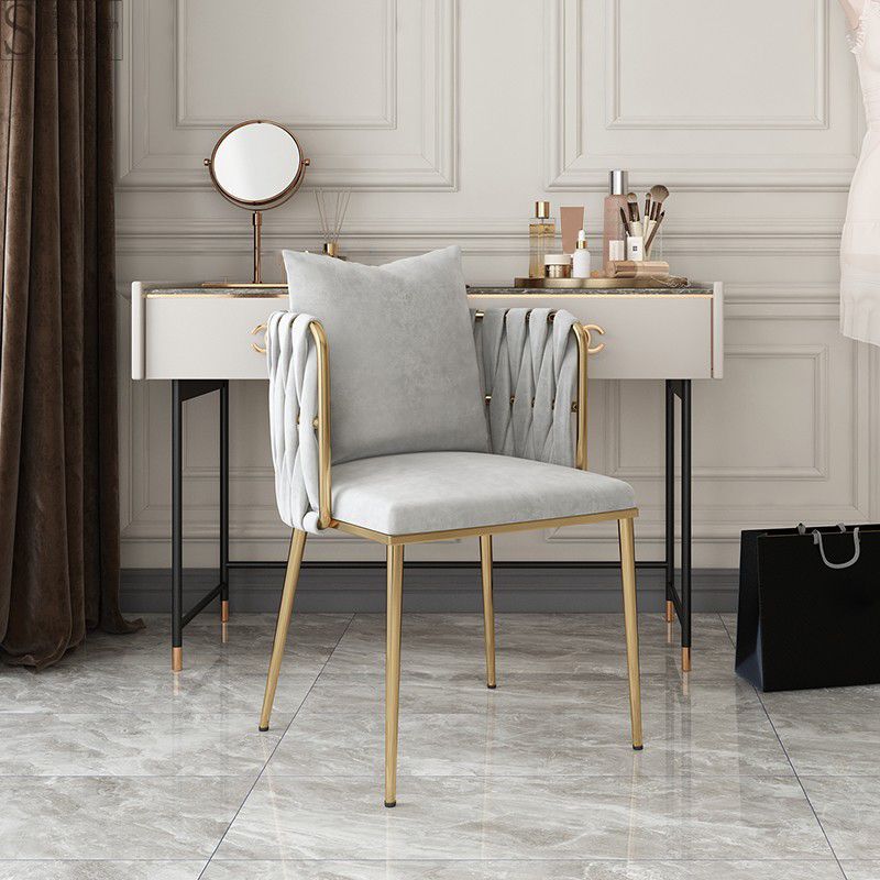 La salle à manger contemporaine en métal préside des chaises de salle à manger sans bras en velours pour un usage domestique