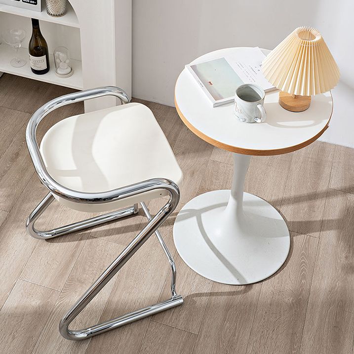 Modern Contoured Seat Low Back Armless Bar Stools with Metal Base