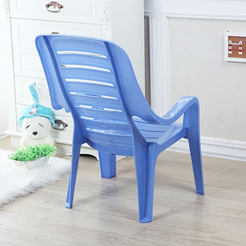 Fauteuils de salle à manger en plastique d'intérieur modernes, fauteuils de salle à manger empilables avec échelle arrière