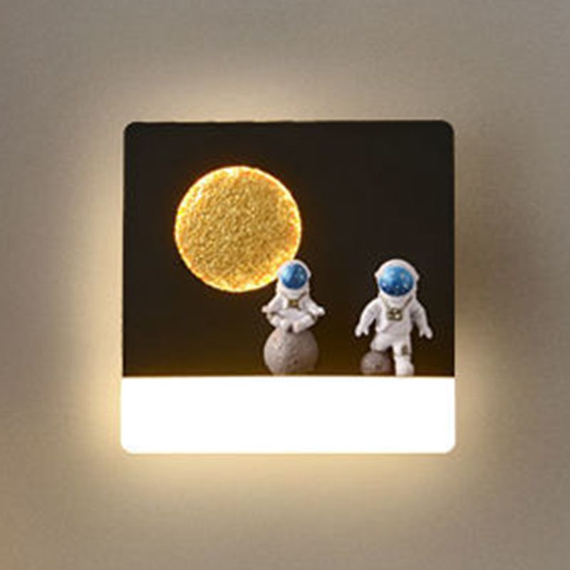 Creative Astronaut Wall Light Modern Style LED Wall Light Fixture for Bedroom