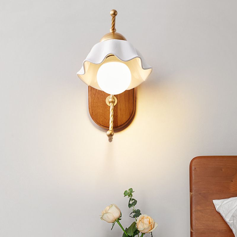 Modern Simple 1-Light Vanity Lamp Wooden Base Vanity Light in White