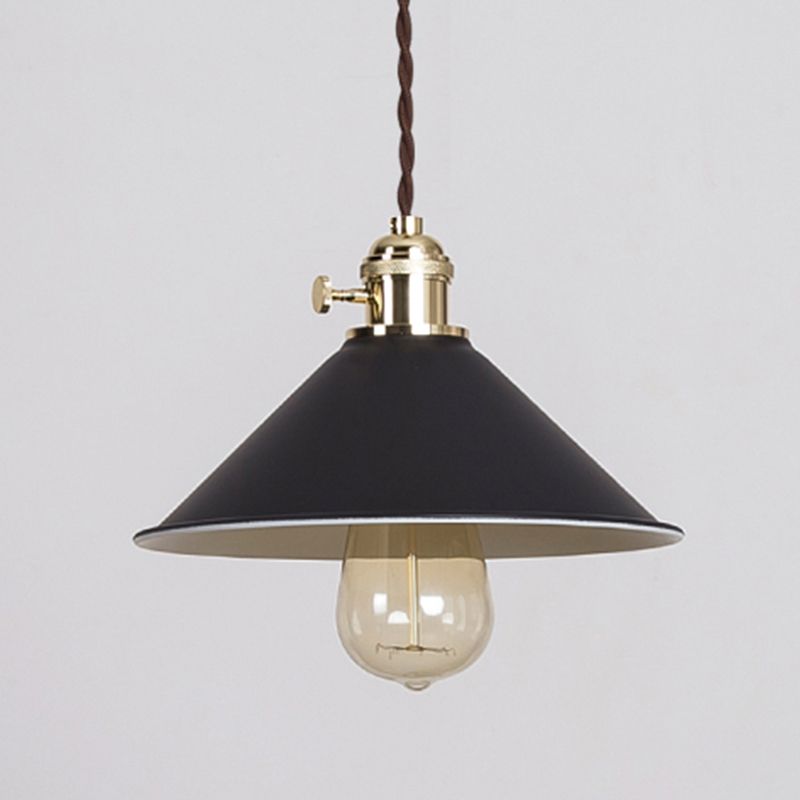 Forme de cône en métal Lumières suspendues modernes à 1 lumière suspendue à support pour salle à manger