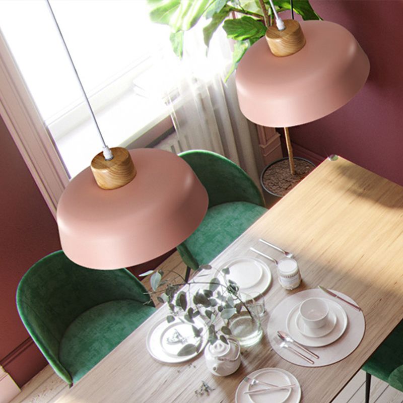 Bowl Shade Restaurant Pendant lampe Métallique 1 Macaron Macaron Lumière en rose / bleu / jaune avec bouton de bois