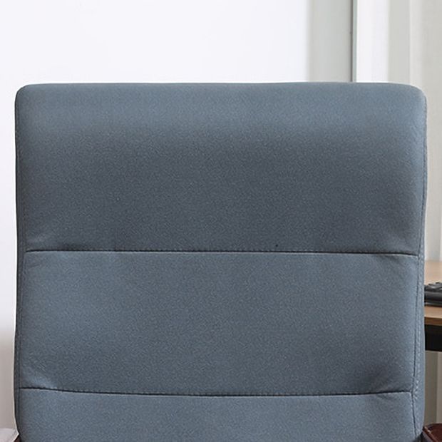 Chaises de bras arrière à salle à manger rembourrée moderne avec des jambes en bois