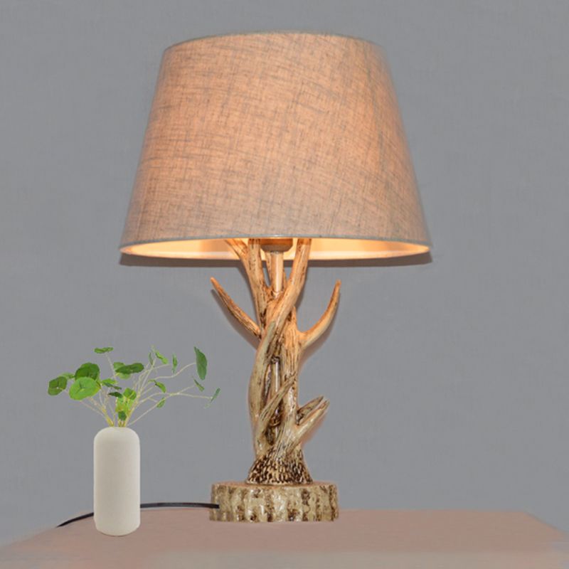 Tissu luminaire beige lumière conique 1 ampoule Éclairage de bureau traditionnel avec conception de branche d'arbre