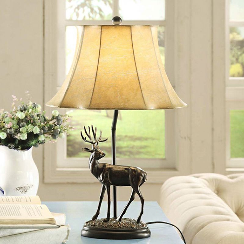 Table à 1 lampe beige Lumière Rural Rural Metal Metal en forme de nuit de nuit avec ombre en tissu