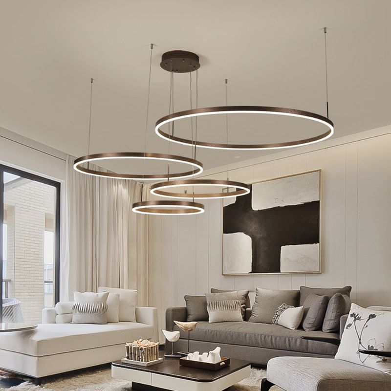 Lampadella a base di anello circolare a LED a più livelli Light con un ciondolo di illuminazione in alluminio spazzolato a tonalità acrilica nel caffè