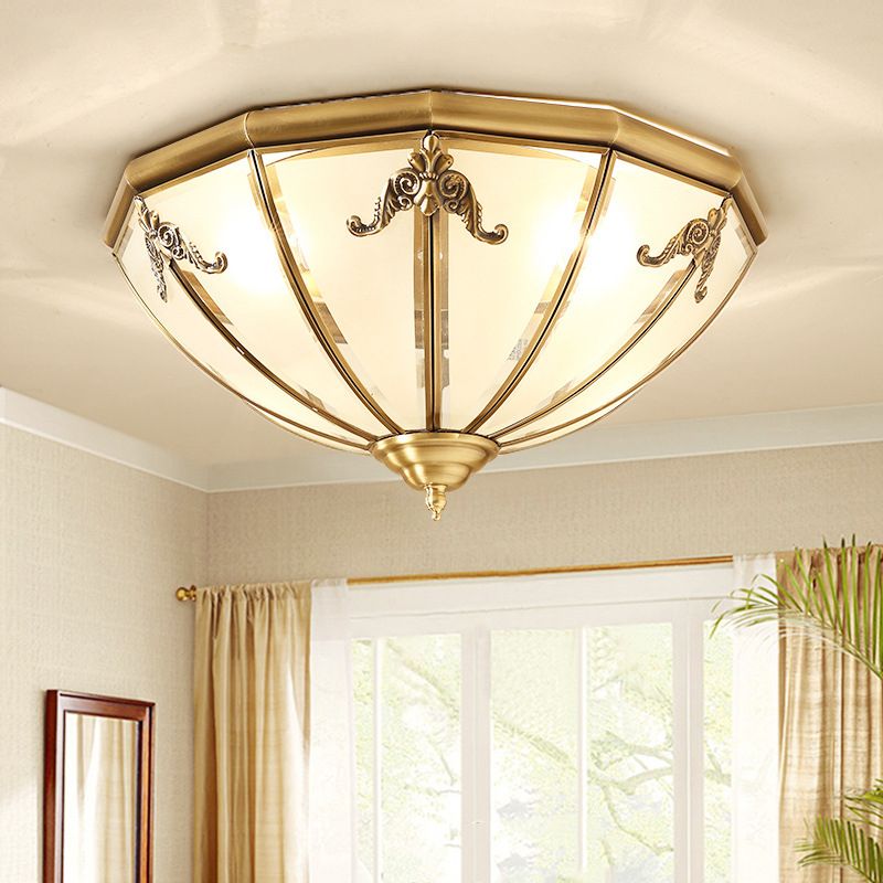 14 "/18" W 3/4 Luci Flush Montaggio Tradizionale Living Room Light con Bowl Frosted Glass Panel Shade in Brass