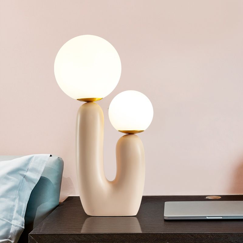 Postmodern oogverzorging Bureaulamp Minimalistisch tafellamp voor de slaapkamer van de studieruimte