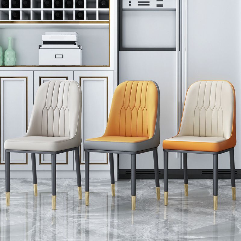 Chaises de salle à manger et d'appoint courbées en cuir contemporaines Parsons Chairs