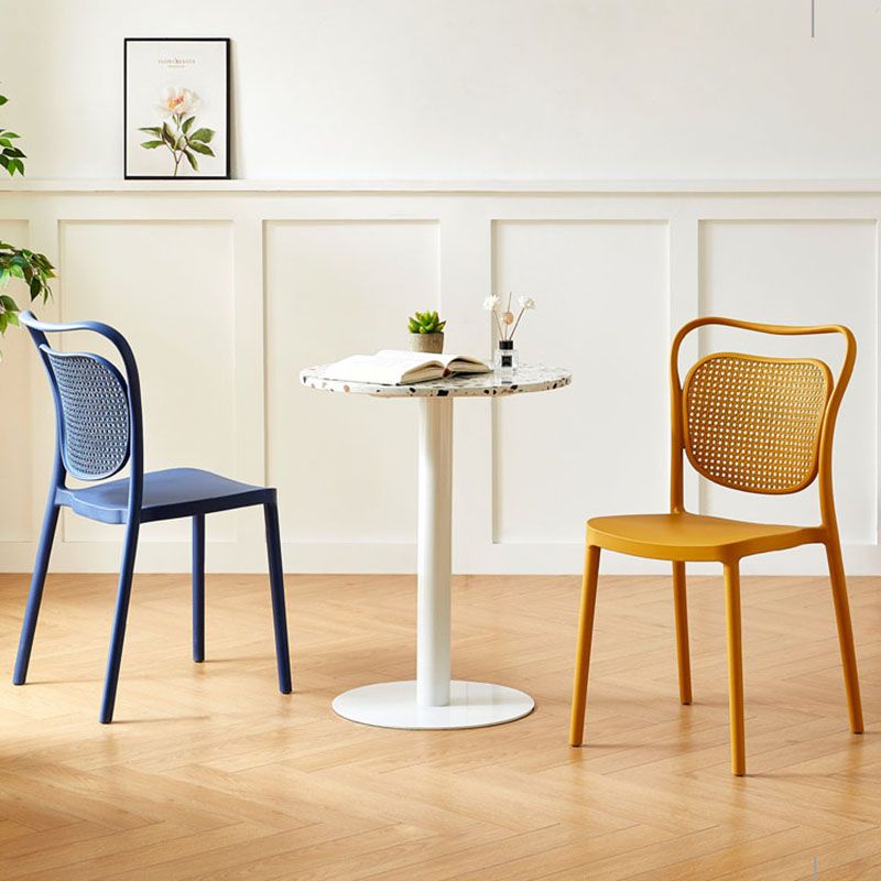 Sillas sin brazos de comedor de plástico de diseño escandinavo para el hogar, silla lateral con respaldo abierto