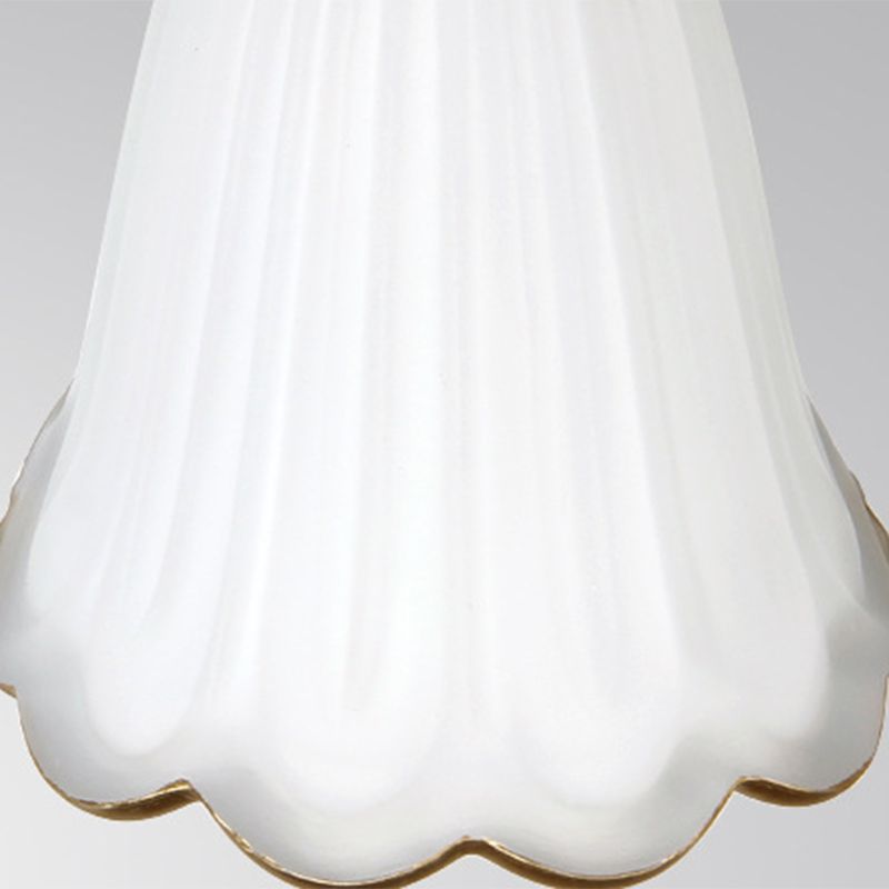 Distressed Design Bathroom Vanity Light 3-Light Traditional Wall Sconce with Shades