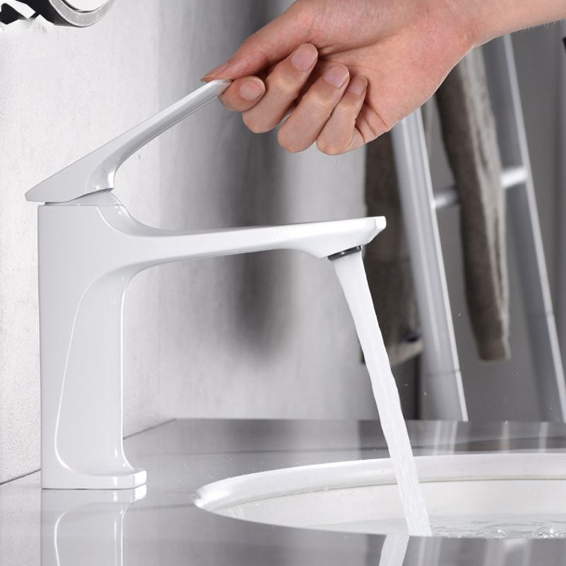 Modern Vessel Sink Faucet Copper Lever Handle Low Arc Vessel Faucet for Bathroom