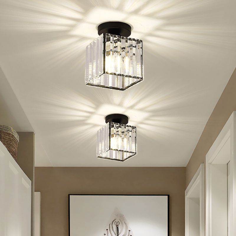 Moderne, schlichte Deckenleuchte mit klarem, gestreiftem Glasschirm, halbbündige Lampe für Schlafzimmer