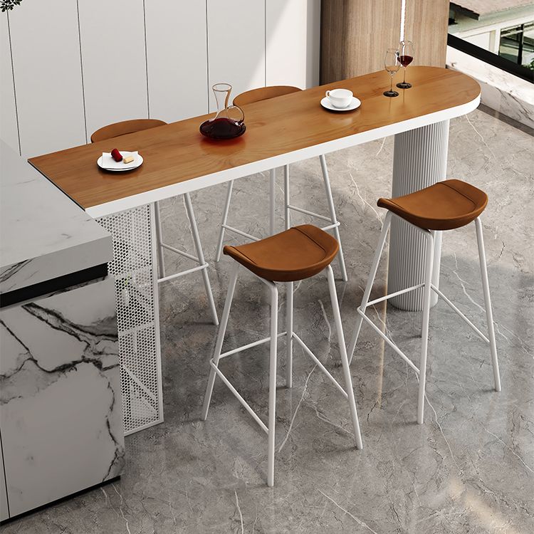 Mesa contemporánea de la barra de madera de pino Forma gratis Mesa de vinos para el patio