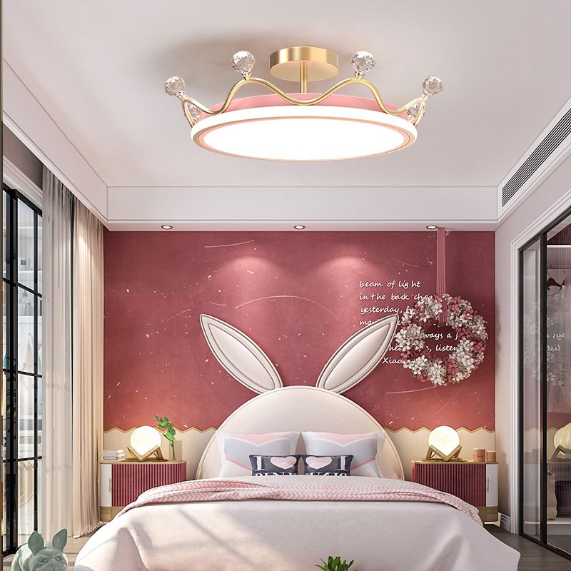 Metalen kroon dicht bij plafondlamp Moderne LED Semi Flush Mount Light Fixture voor kinderslaapkamer