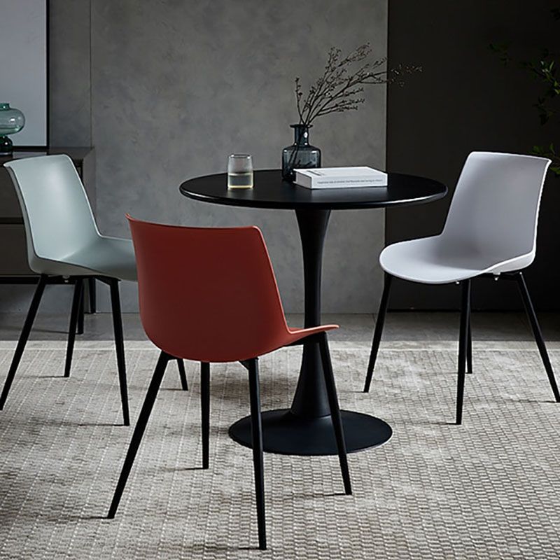 Sillas de comedor estilo moderno Silla auxiliar sin brazos con patas de metal