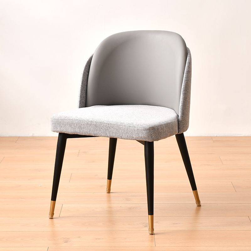 Silla de comedor de metal de estilo nórdico, silla tapizada de comedor de tela para uso doméstico