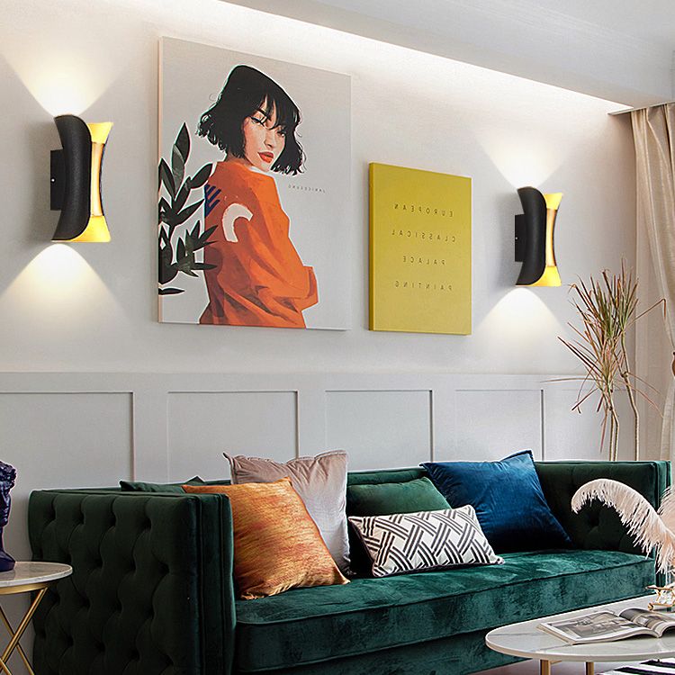 Lampada a parete a LED cilindrica nera nella moderna semplicità in alluminio SPETLE IN MAGLIAMENTO con tonalità di vetro