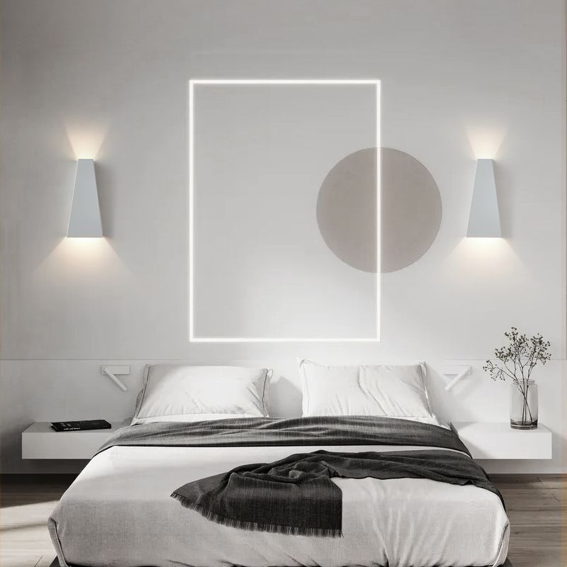 Modern Minimalist Style Geometric Up and Down LED Wall Sconce Metal Wall Light for Stairway