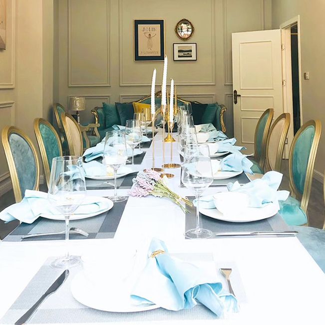 Chaise de salle à manger traditionnelle en velours, chaise latérale à dossier King Louis de 38 pouces avec 4 pieds pour restaurant