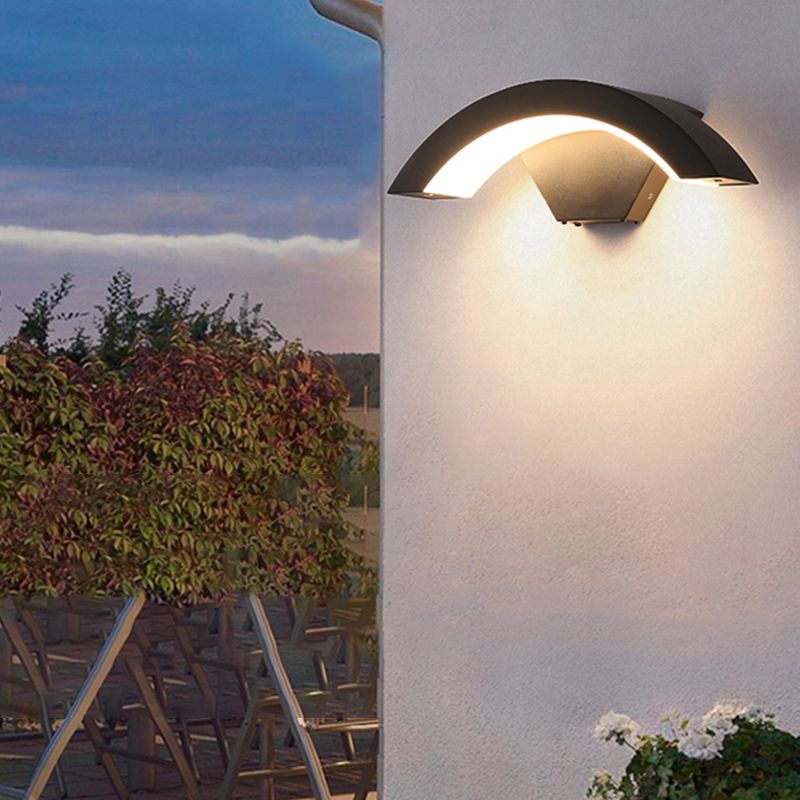 Simple Wall Sconce Curve Outdoor Sconce Light Fixture in Black