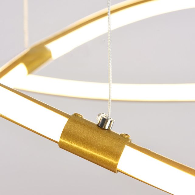 Minimalist Twist Chandelier Pendant Acrylic Living Room LED Suspension Lamp in Gold