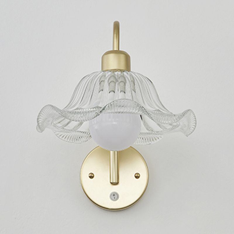 Flower Shape Metal Wall Sconces Industrial 1 Light Wall Mount Light Fixture in Gold