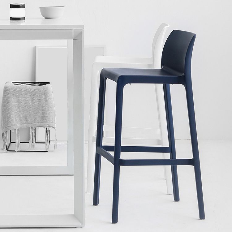 Industrial Stackable Indoor Bar Stool Plastic Armless Bar Height Stool