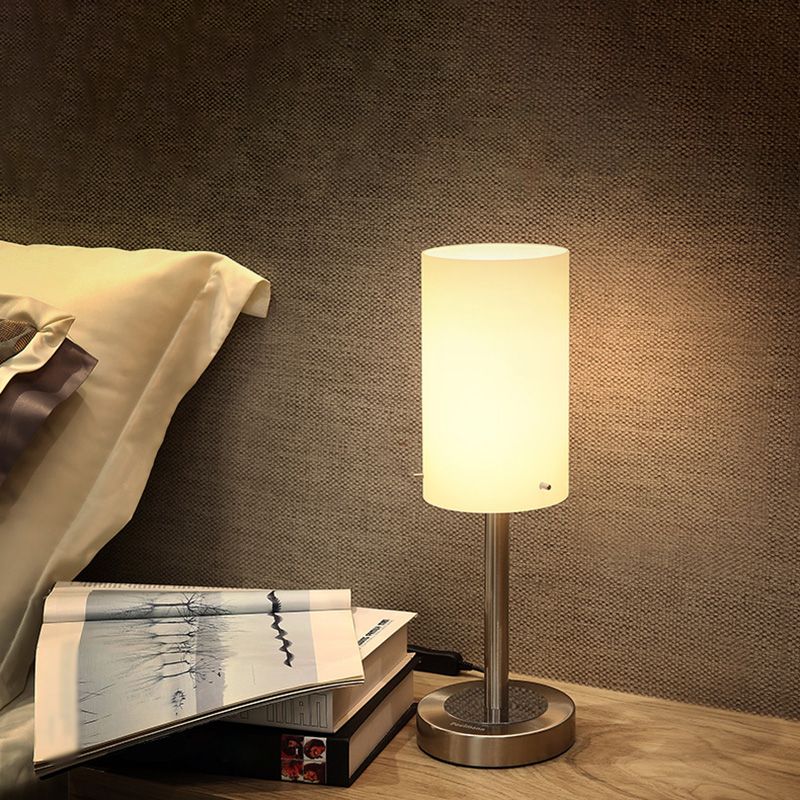 Lampada da tavolo a cilindro ultramoderna e semplice Lampada da comodino in vetro bianco per camera da letto