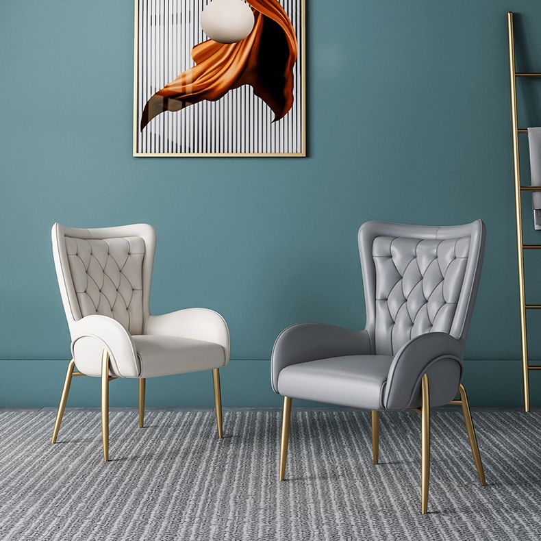Noordse stijl metalen eetkamerstoelen Tufted Parsons armstoel voor restaurant