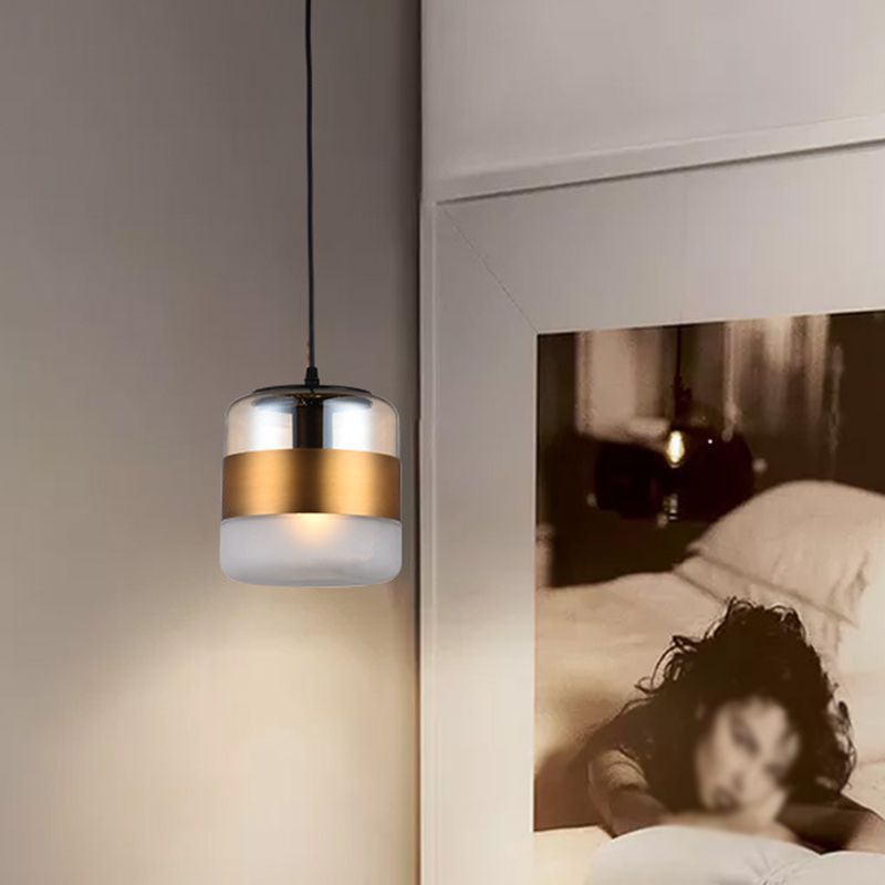 Gouden cilindrisch hangend plafondlicht minimalistisch stijl glazen plafond hanglampje