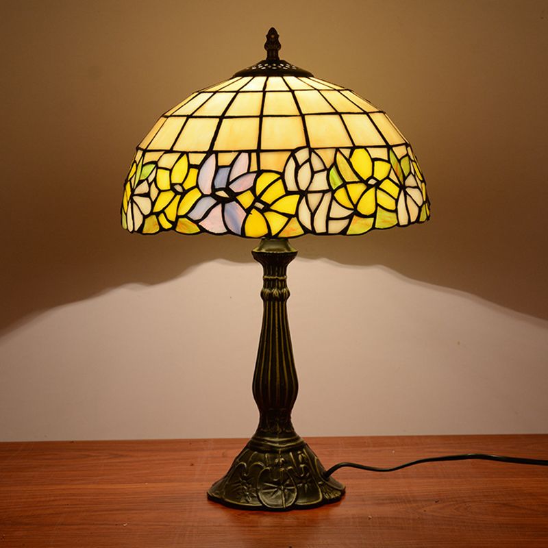 Bronze Gridded Bowl Shade Night Lampe Tiffany 1 Glühbirne Schnittglas Tischbeleuchtung mit Blütengrößen