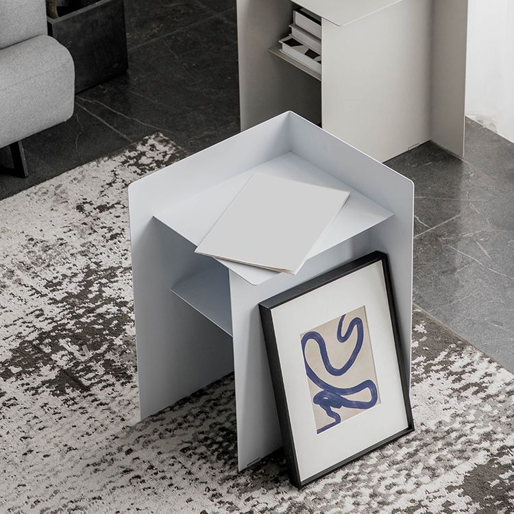 Metal Abstract End Table Mid-Century Corner Table with Shelf