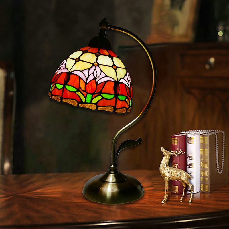 Lámpara de mesa de cuello de cisne 1 cabeza de metal tiffany luz de noche con sombra de vidrieras para restaurante