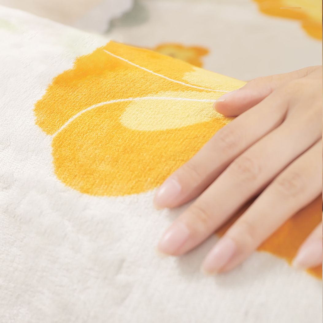 Yellow Modern Carpet Polyester Lemon Carpet Non-Slip Backing Carpet for Living Room