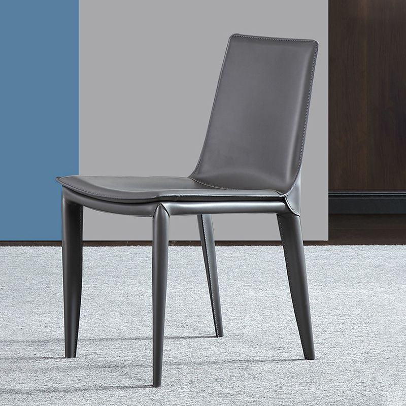 Ensemble de chaises en cuir au design contemporain, chaises de salle à manger à dossier solide (Ensemble de 2)
