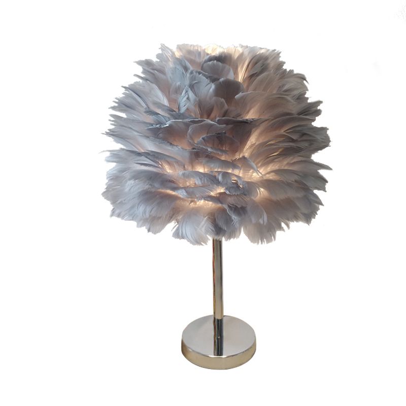 Lámpara de mesa de plumas contemporánea de la cama de la cama del mundo de la cama del mundo en blanco/gris/rosa