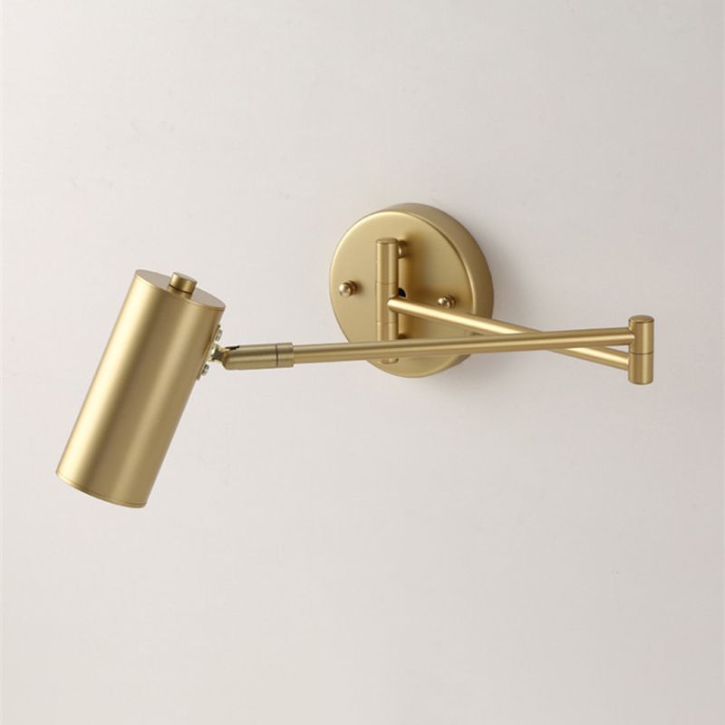 Éclairage moderne de murs de mur à côté de l'éclair