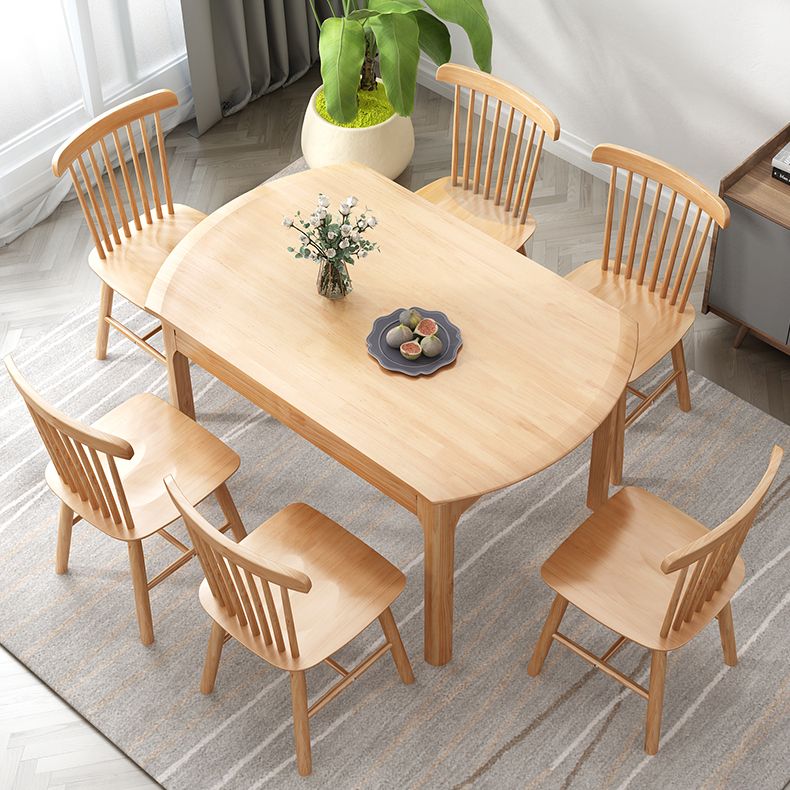 Modern Style Solid Wood Dining Table Round Table with 4 Legs for Home Use