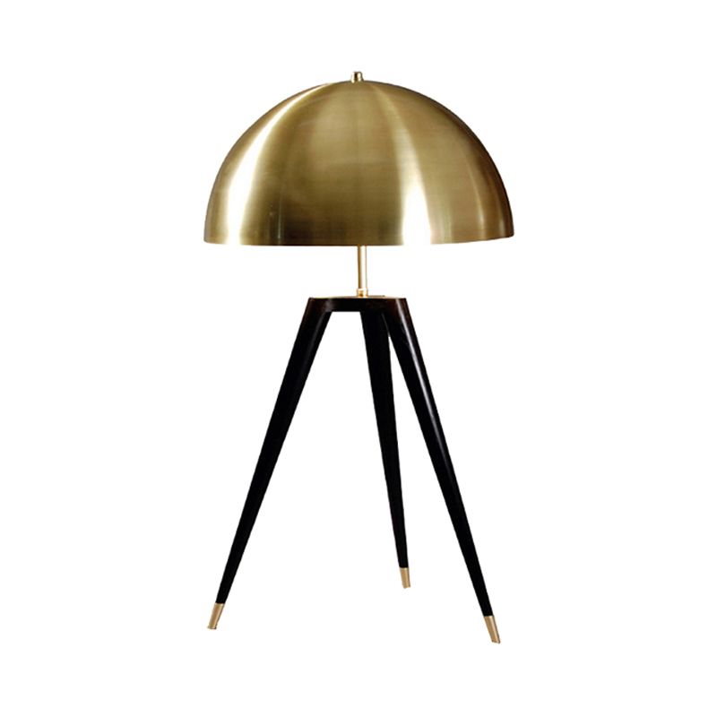 Gouden afwerking Dome tafellamp Hedendaagse 1-lichts metalen tafellamp met statief voor woonkamer