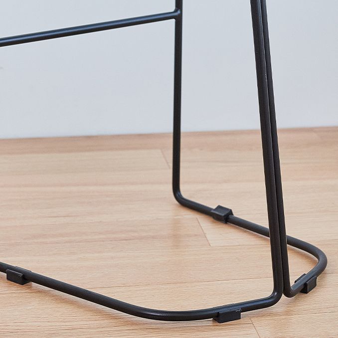 Scandinavian Restaurant Footrest Stool Matte Finish Plastic Bar Stool