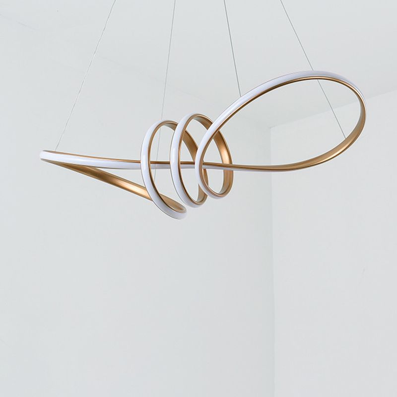 Acrylgold -LED -LED Hängende Lampe im modernen Einfachheit Eisen linearer Kronleuchter für Esszimmer