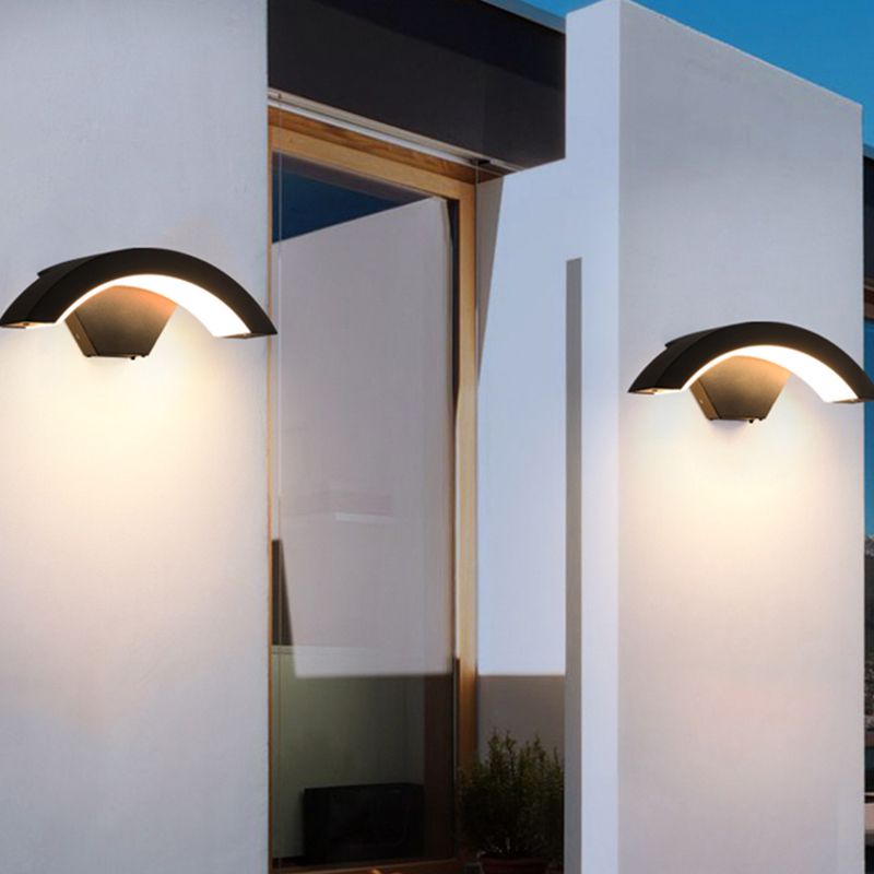 Simple Wall Sconce Curve Outdoor Sconce Light Fixture in Black