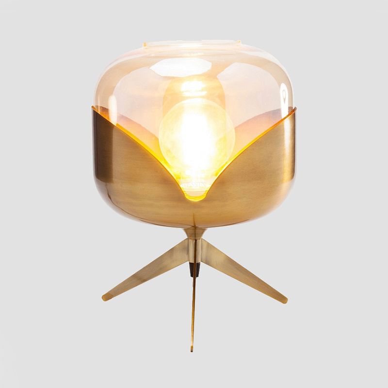 Lampada da comodino oval ovale lussuoso illuminazione notturno in metallo a 1 bulba con tonalità in vetro ambra