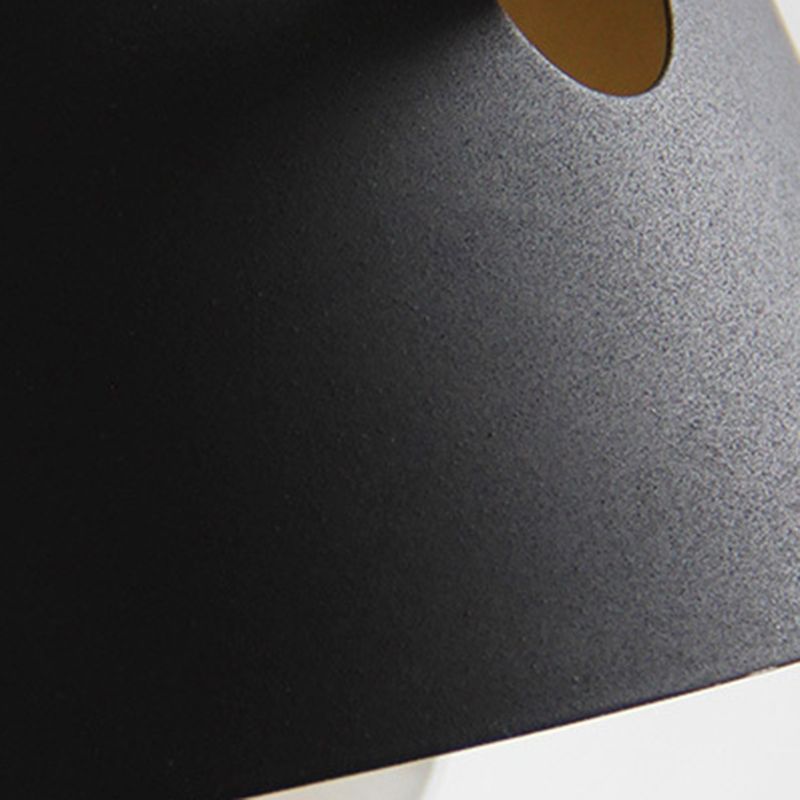 Luz de pared simple de hierro lacado en lámpara de pared geométrica de estilo geométrico de estilo creativo moderno para dormitorio