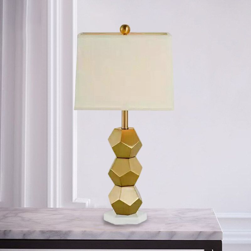 Éclairage de Table de nuit trapèze doré, lampe de chevet en tissu Post-moderne à 1 tête pour chambre à coucher